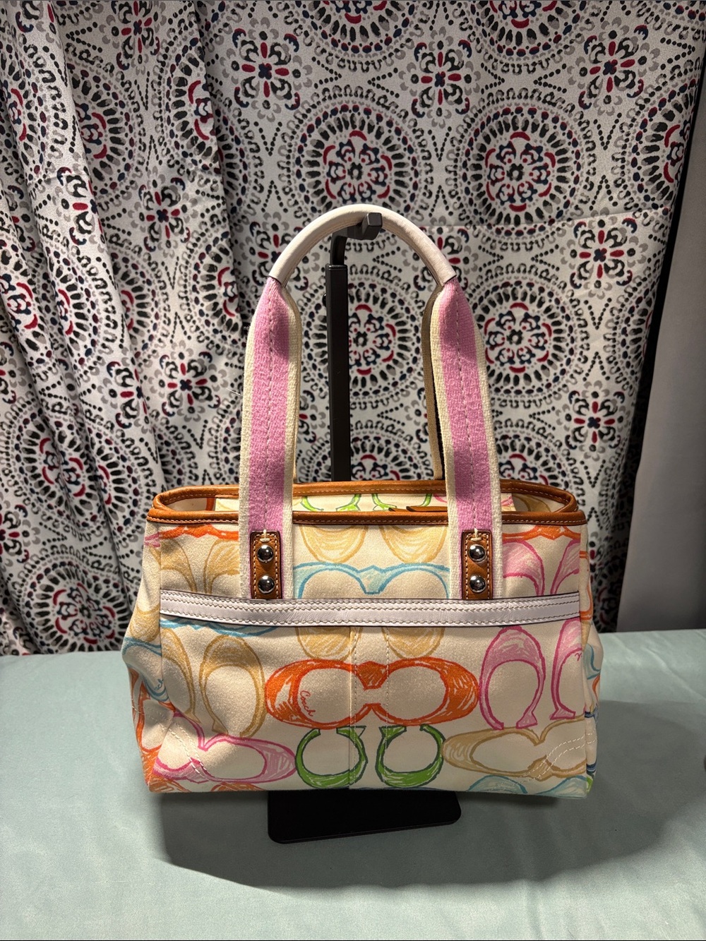 Coach Hamptons Pastel Scribble Signature Small Tote - F10673 - Picture 8 of 16